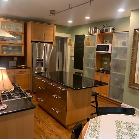 Oak Park Beauties - Tree Lined Streets - Walkable Apartment Екстериор снимка