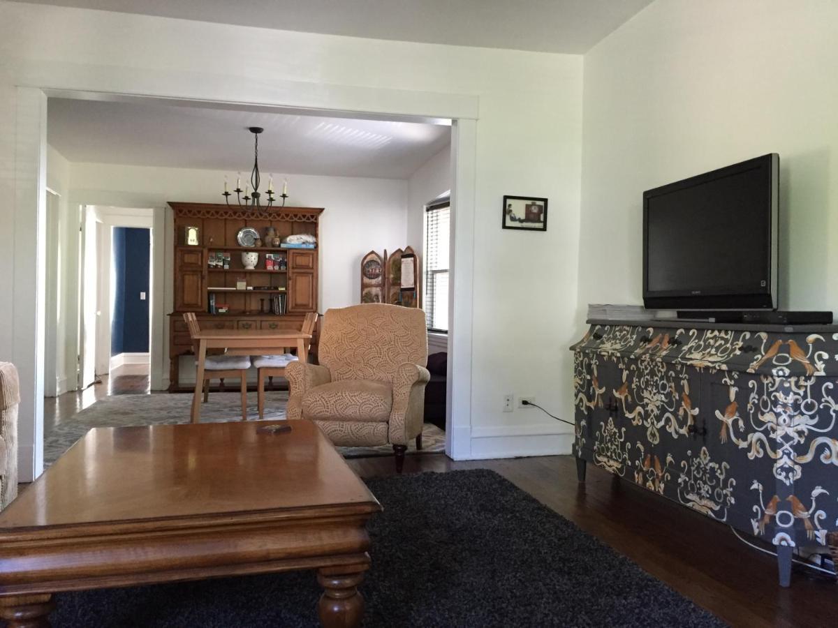 Oak Park Beauties - Tree Lined Streets - Walkable Apartment Екстериор снимка